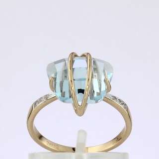 Кольцо. Голубой топаз. Арт.1354ТКц из золота 585 пробы